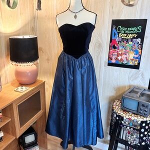 Vintage Women's XSmall Navy Blue Velvet and Wood Grain Print Sweetheart Dress